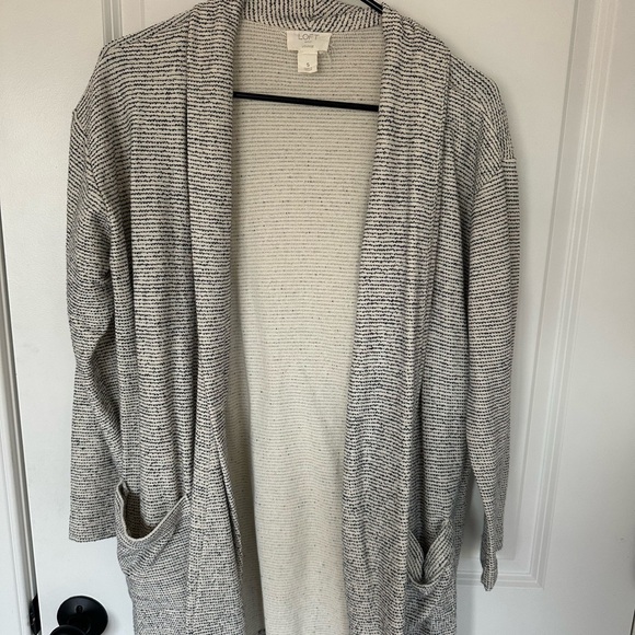 LOFT Cardigan - Picture 3 of 4